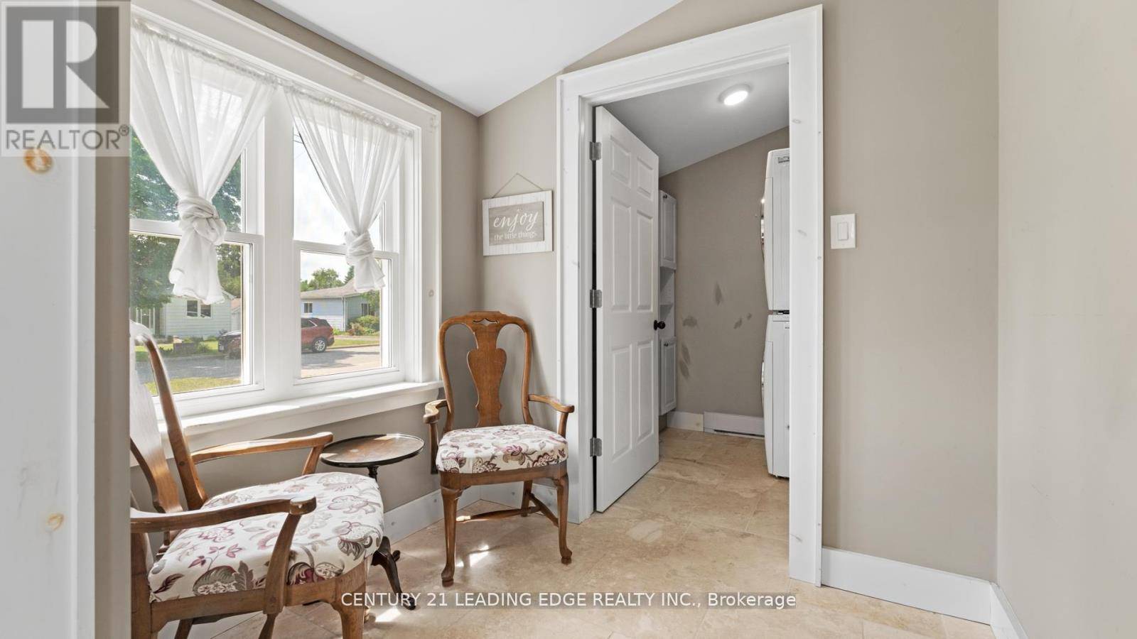 Gravenhurst, ON P1P1G1,450 MARY STREET N