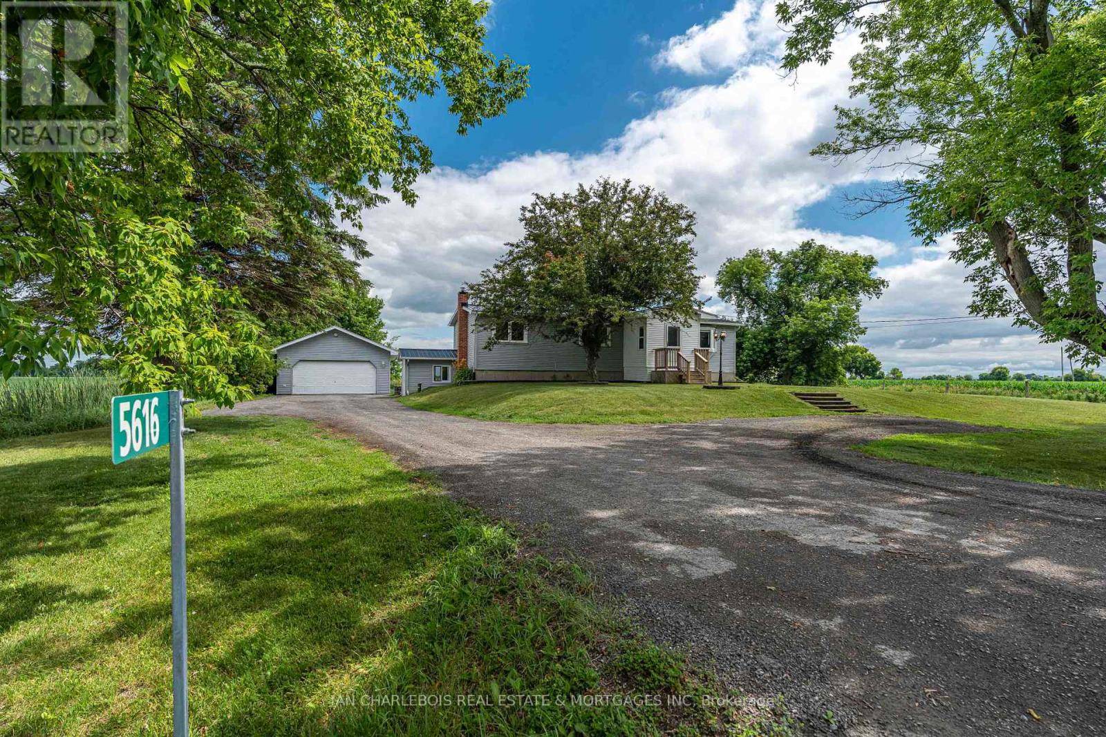 Ottawa, ON K2S1B8,5616 AKINS ROAD NW