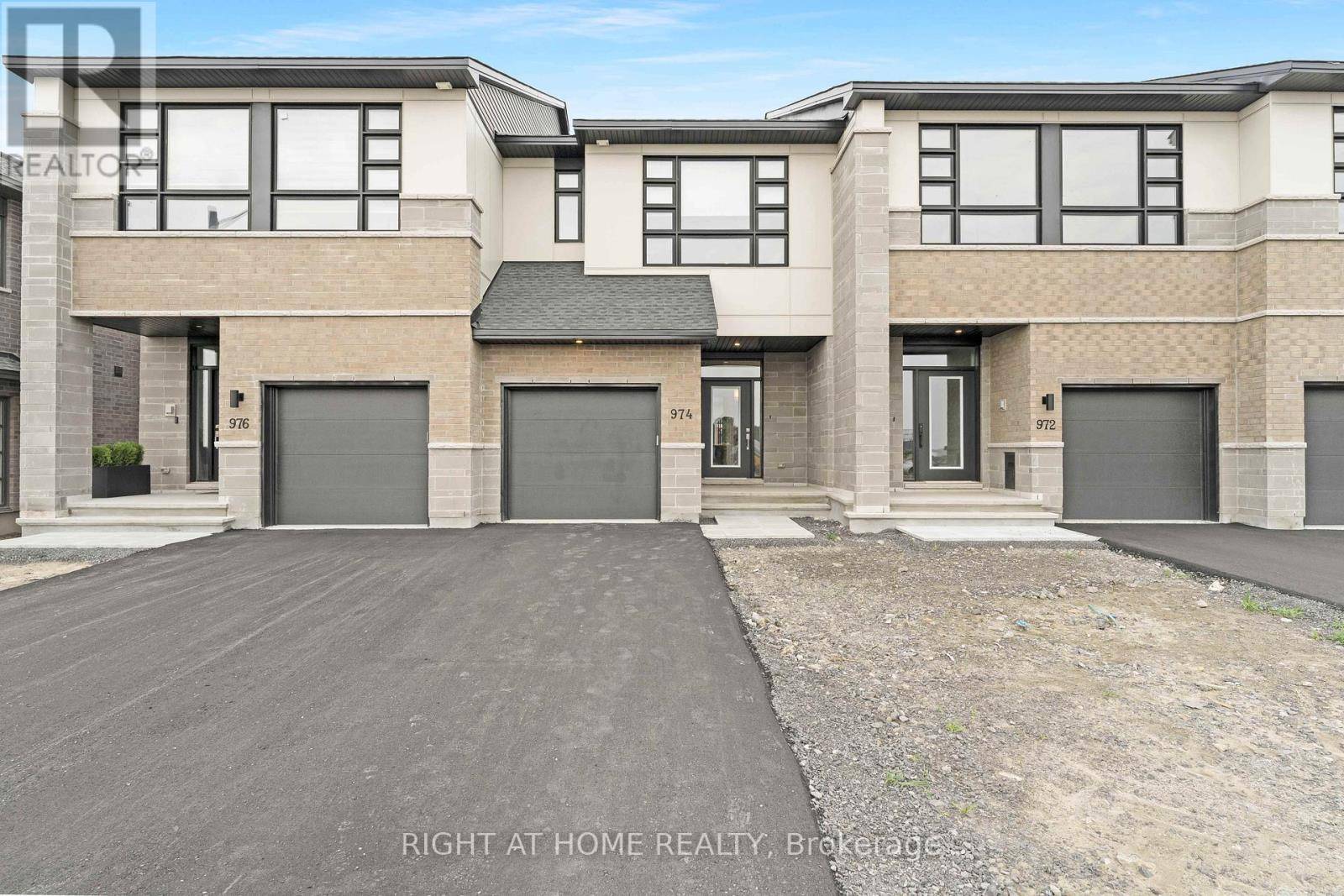 974 ACOUSTIC WAY, Ottawa, ON K4M0R1