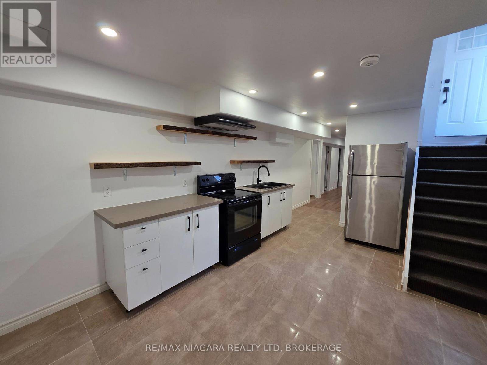 Niagara Falls (forestview), ON L2H3J7,LOWER LEVEL - 8383 HEIKOOP CRESCENT