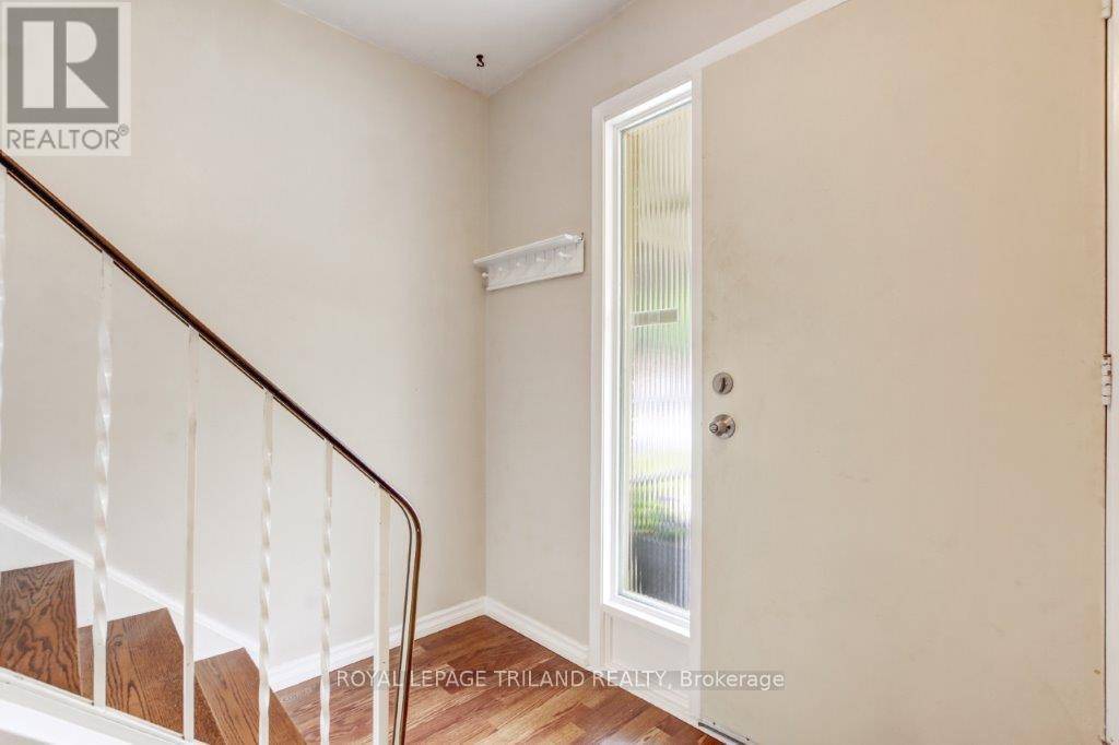 St. Thomas, ON N5R5K2,23 DYER STREET