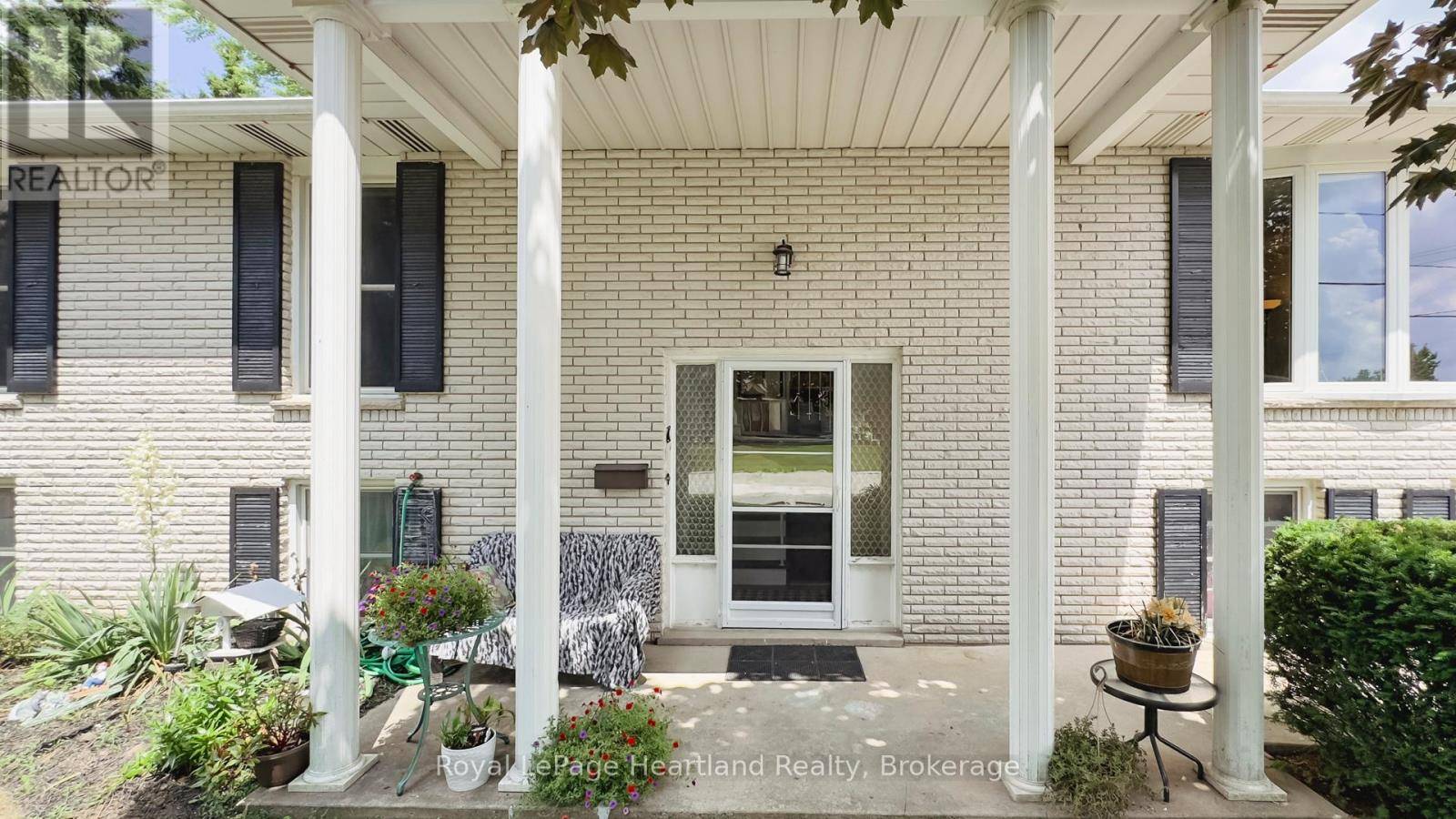 Huron East (seaforth), ON N0K1W0,1 ALEXANDER STREET