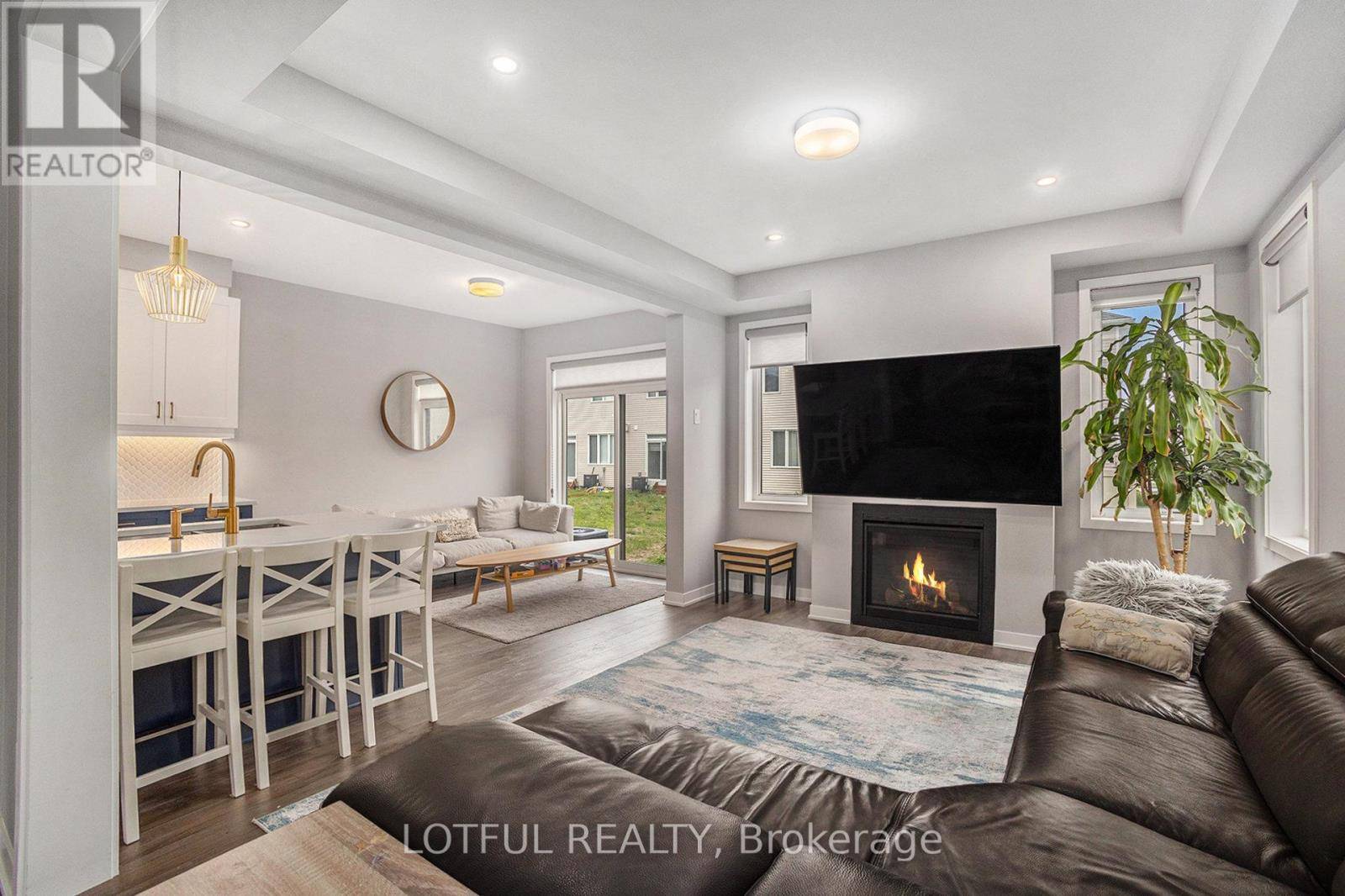 Ottawa, ON K2S2Z3,353 CROSSWAY TERRACE
