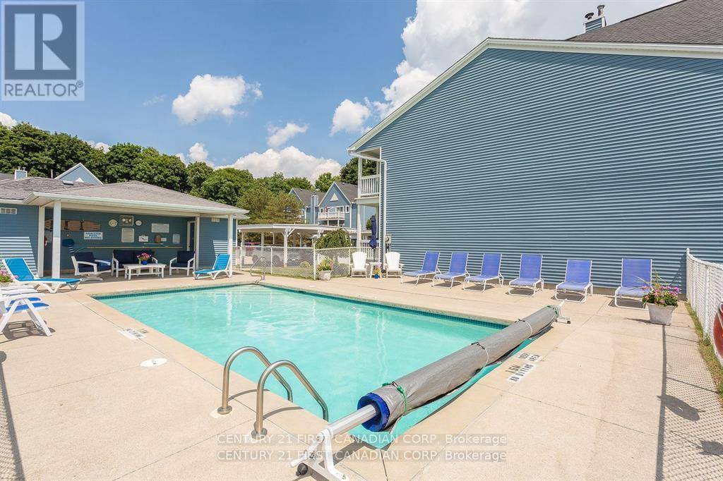 Central Elgin (port Stanley), ON N5L1E9,374 Front ST #10