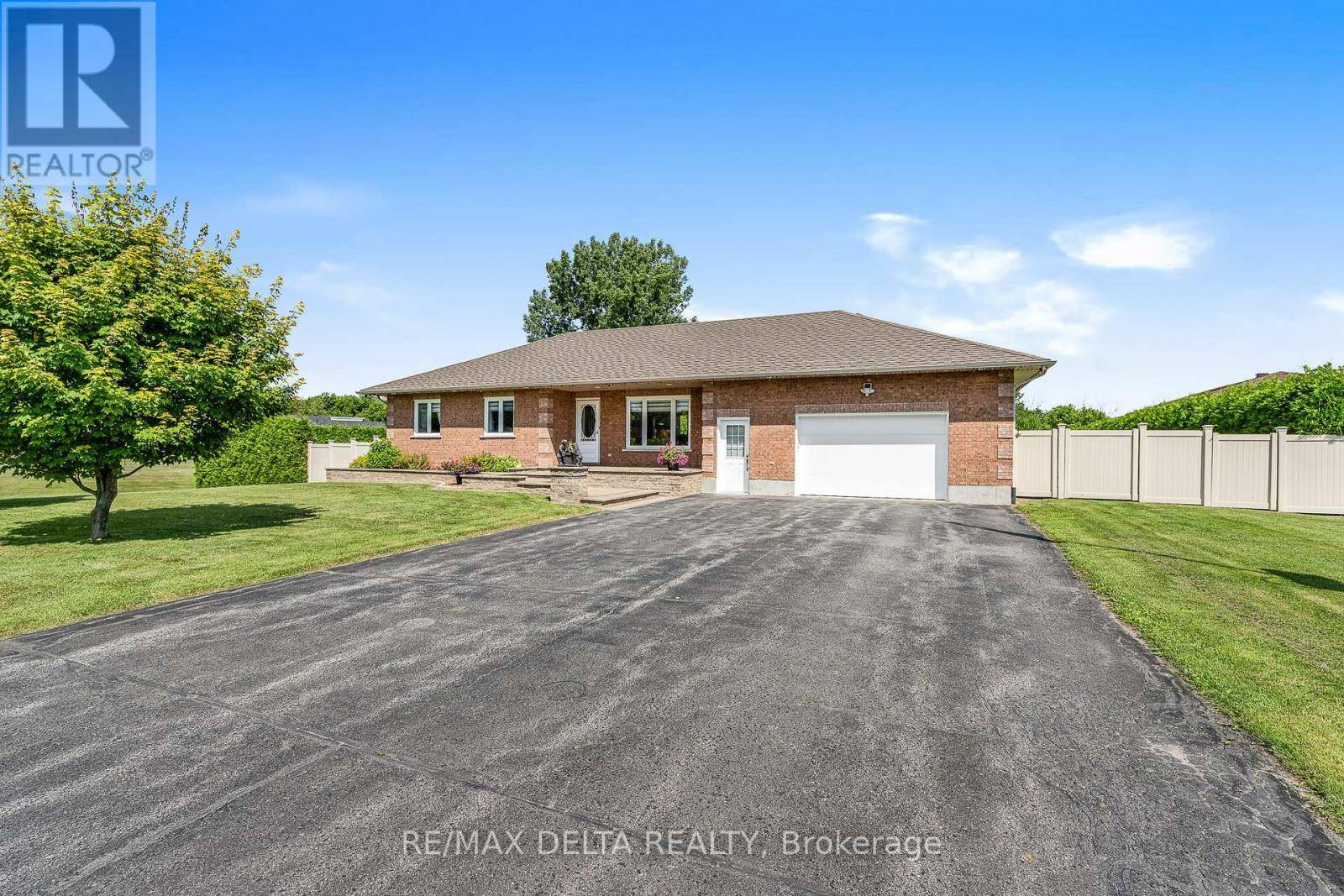 Clarence-rockland, ON K0A1N0,1893 BEAUCHAMP STREET