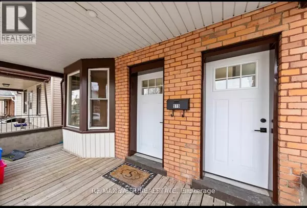 Windsor, ON N9A2K8,919 PIERRE AVENUE