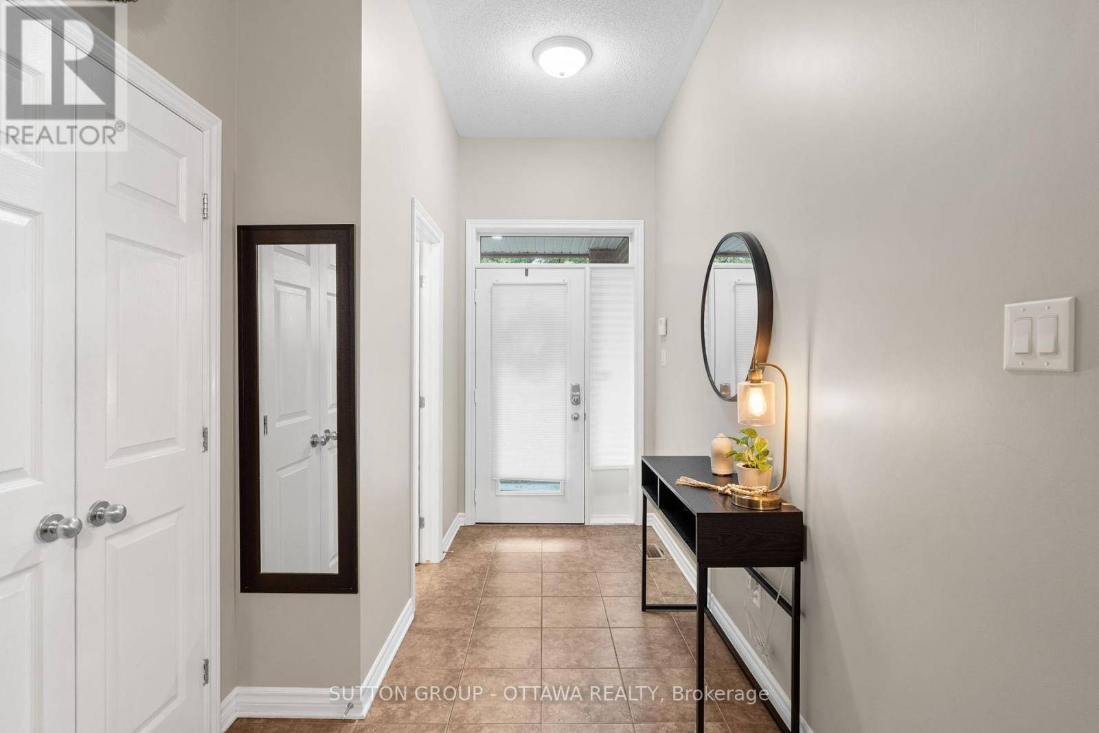 Ottawa, ON K2S0B6,324 HORSESHOE CRESCENT