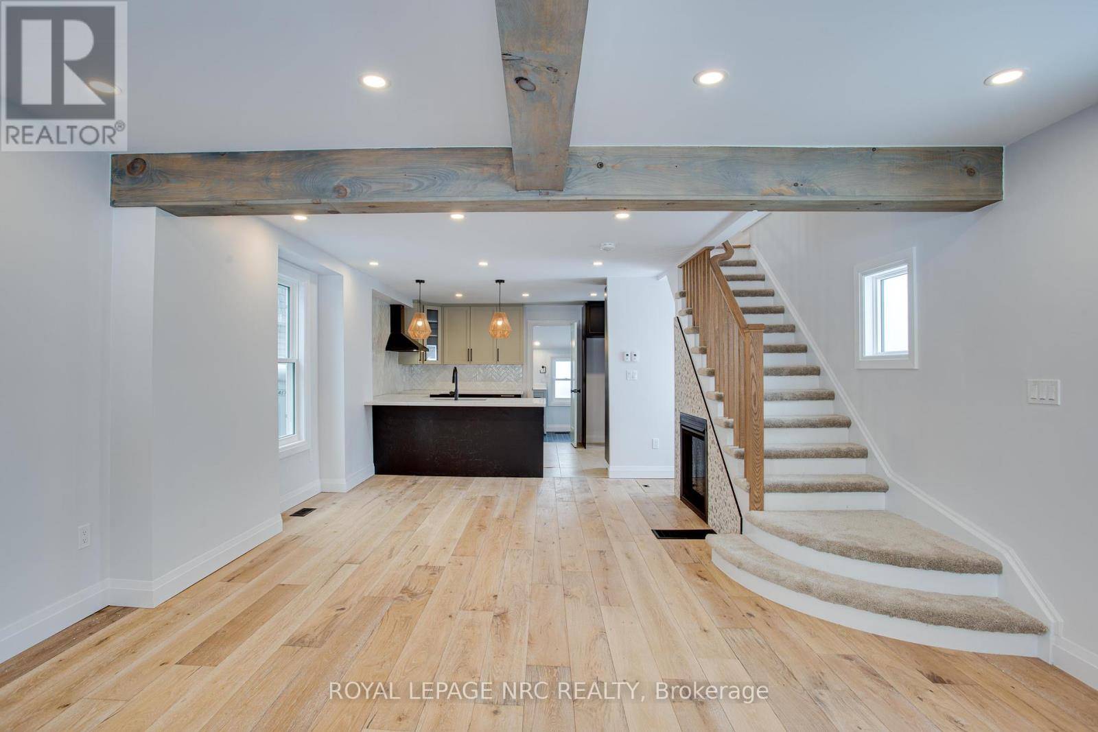 Fort Erie (crystal Beach), ON L0S1B0,226 LINCOLN ROAD W