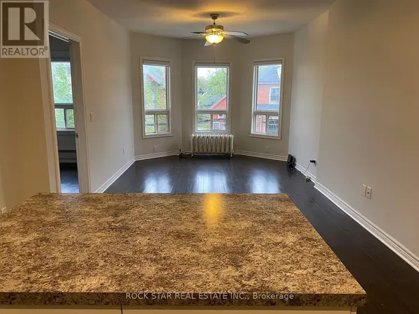 Hamilton (kirkendall), ON L8P3T7,UNIT 2/2ND FLOOR - 322 QUEEN STREET S