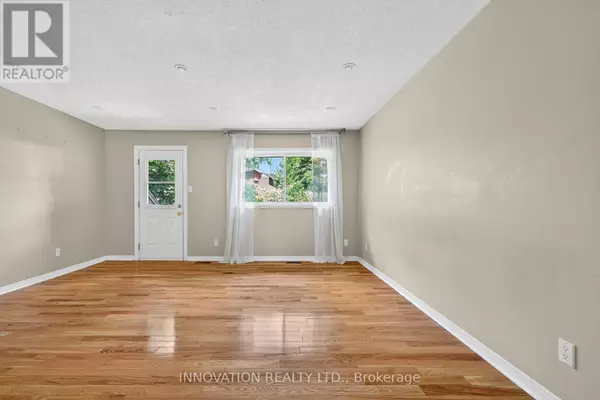 Ottawa, ON K2H7X5,598 SEYTON DRIVE