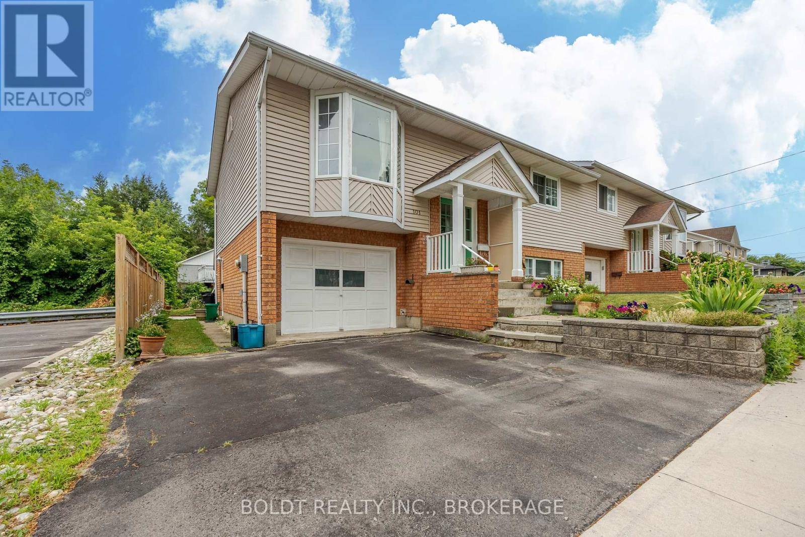 101 ARTHUR STREET, St. Catharines (lakeshore), ON L2M1H8