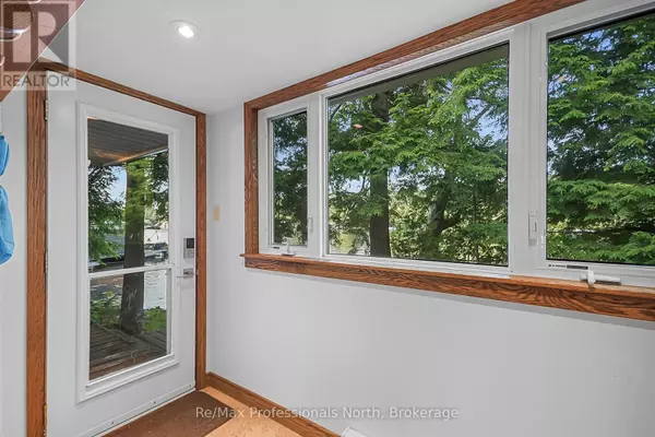 Gravenhurst (muskoka (s)), ON P1P1R1,3-4 MB HENRY ISLAND