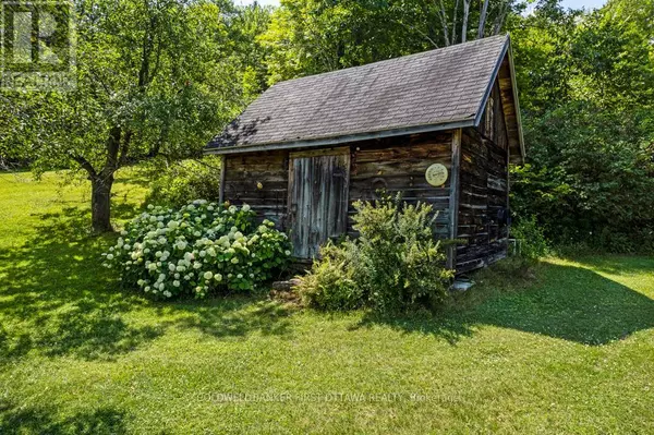 Lanark Highlands, ON K0G1K0,9252 HIGHWAY 511 ROAD