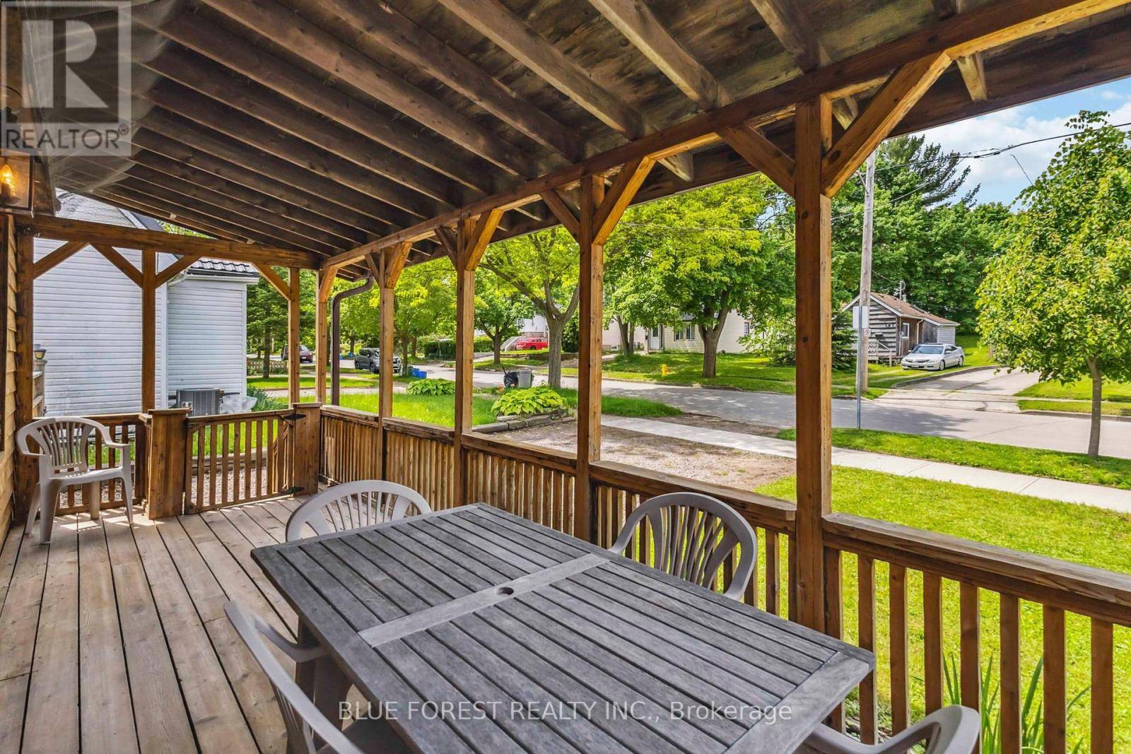 London South (south I), ON N5Z3L6,140 EMERSON AVENUE