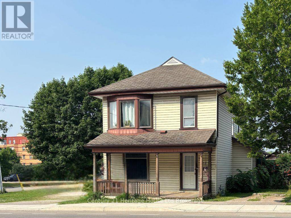 Woodstock (woodstock - North), ON N4S6Z6,125 HURON STREET