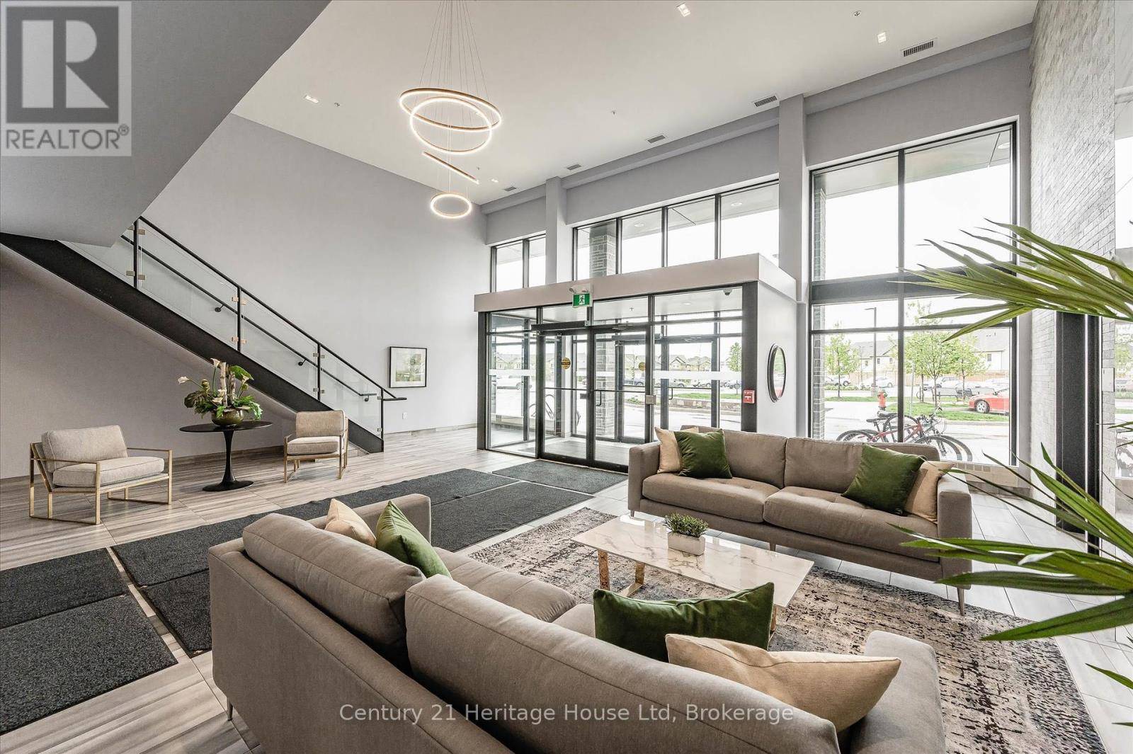 Guelph (pineridge/westminster Woods), ON N1L0J4,35 Kingsbury SQ #223