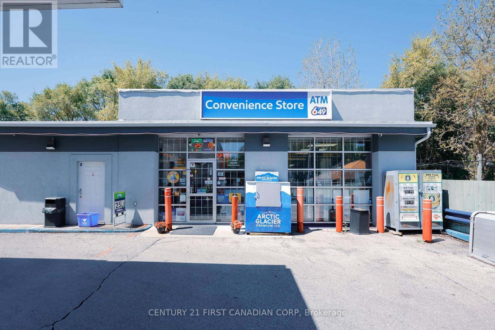 London South (south I), ON N5Z3J9,19 ADELAIDE STREET S