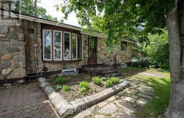 North Glengarry, ON K0C1A0,84 KENYON STREET E