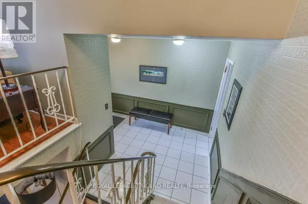 London South (south N), ON N6J2B7,41 FOX MILL COURT