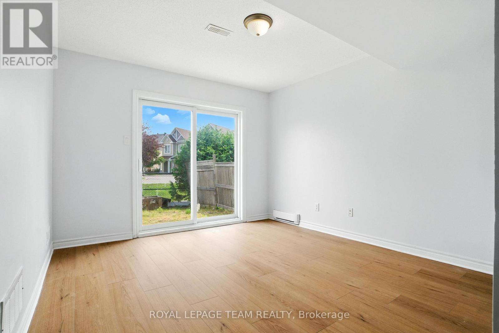 Ottawa, ON K2M0J4,495 COLDWATER CRESCENT