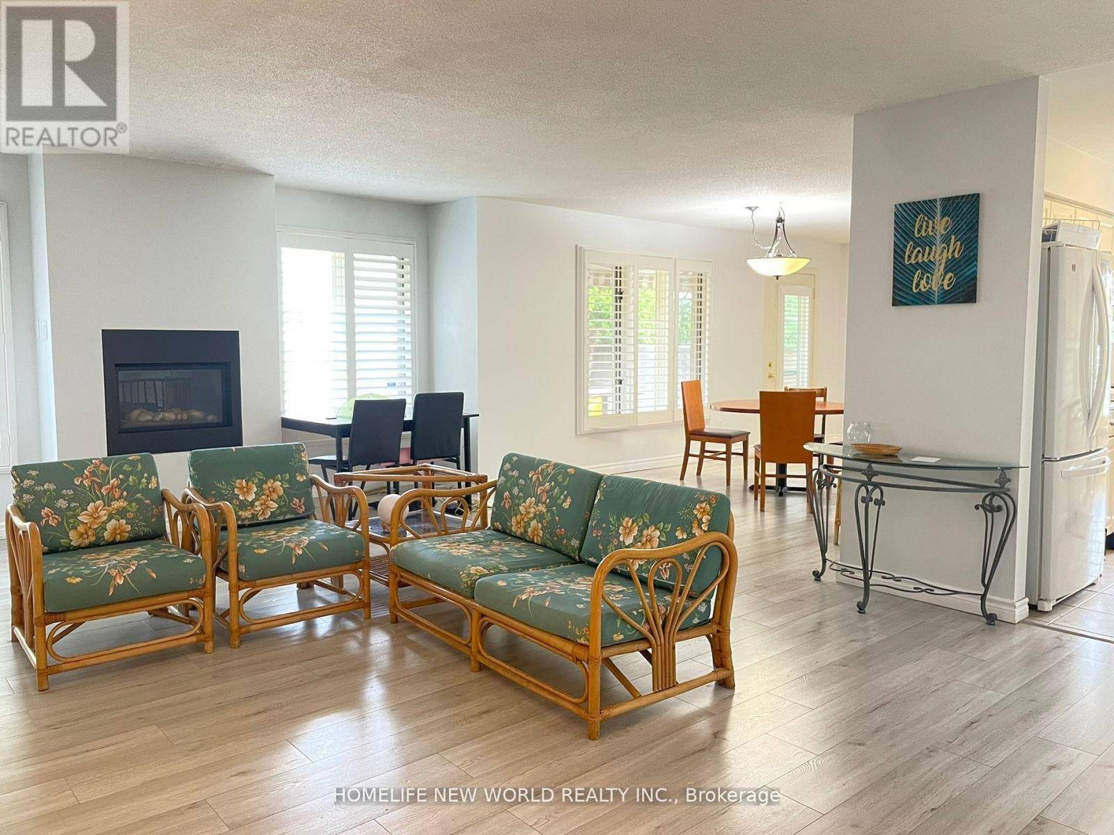 London North (north G), ON N6G4T8,1500 RICHMOND ST #77