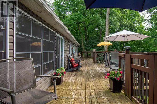 South Frontenac, ON K0H2B0,101 ISLAND DRIVE LANE