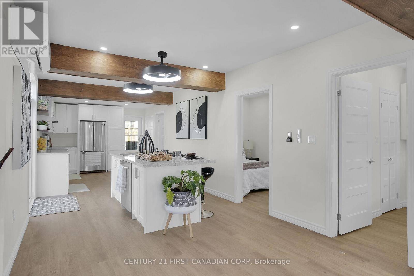 Central Elgin (port Stanley), ON N5L1C9,134 MAUD STREET