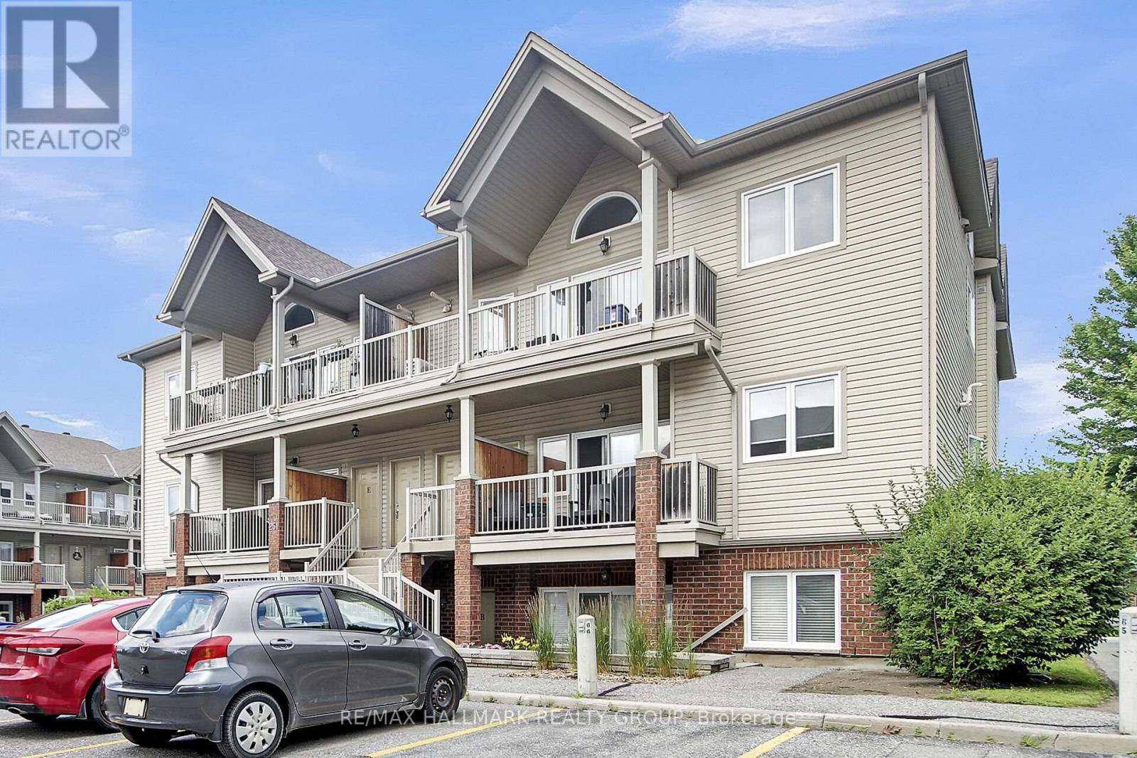 Ottawa, ON K2G0A9,251 Crestway DR #14 / B