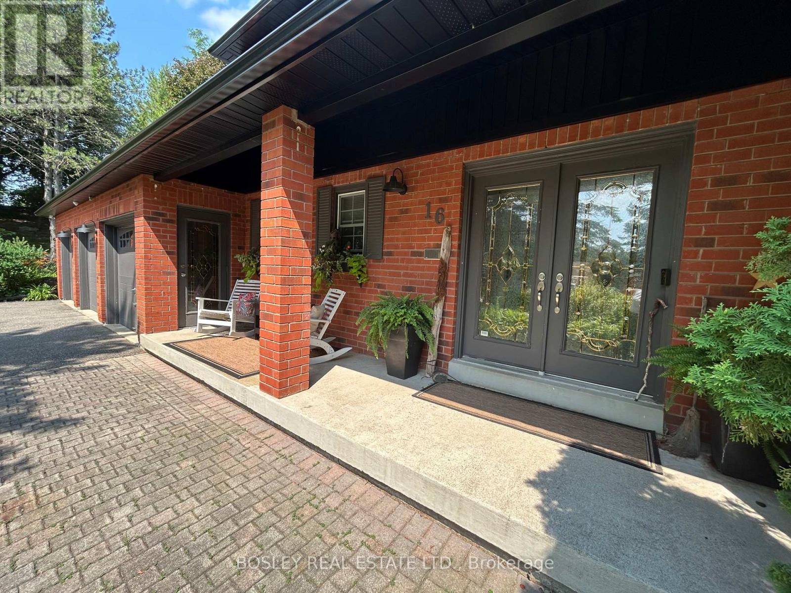 Mono, ON L9W6G6,16 BAYBERRY ROAD