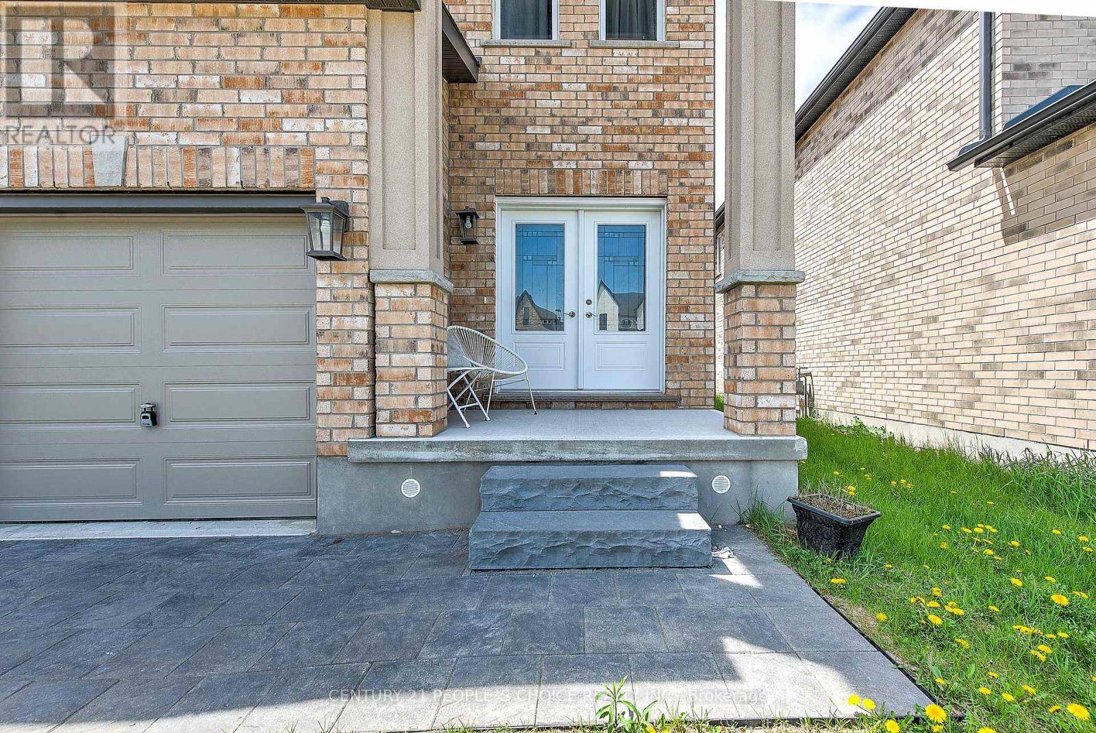 London South (south U), ON N6M0G9,3048 DOYLE DRIVE