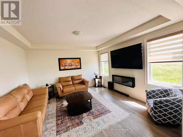 Cambridge, ON N1T0G5,132 BLOOMFIELD CRESCENT