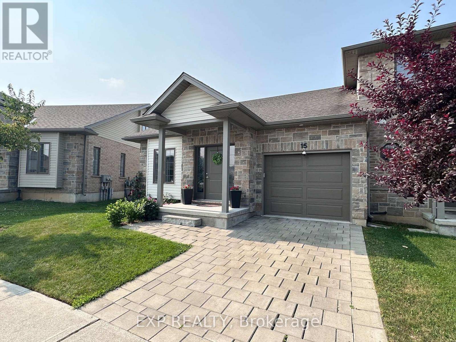 London North (north S), ON N6G5B4,2910 TOKALA TRL #15