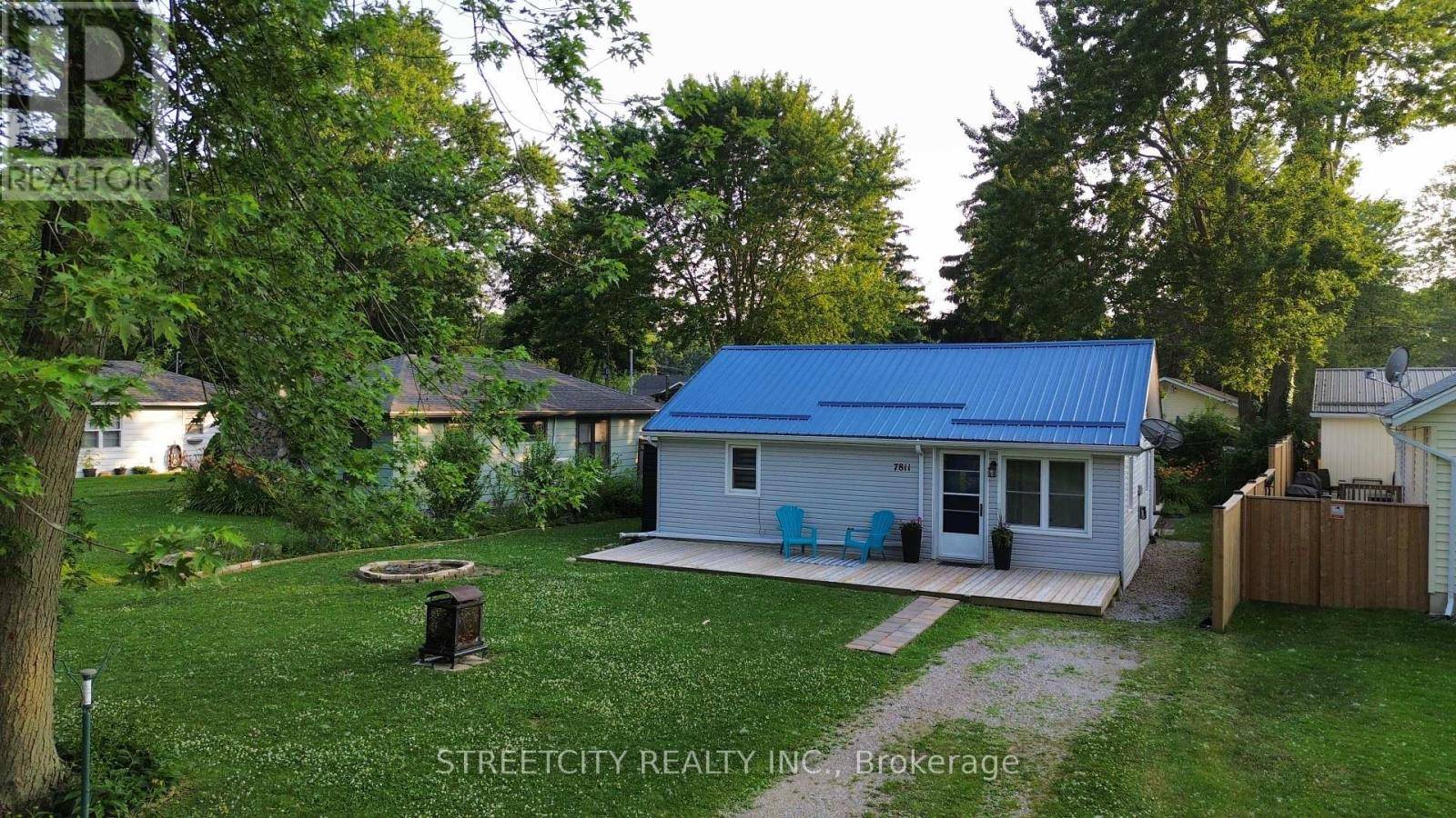 7811 KEN STREET, Plympton-wyoming (plympton Wyoming), ON N0N1J6