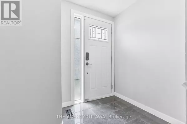 Ottawa, ON K2H7X5,602 SEYTON DRIVE