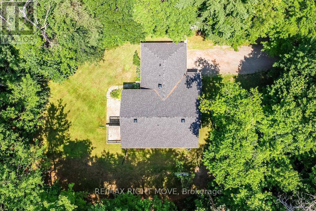 Gravenhurst (morrison), ON P0E1N0,1011 TALBOT TRAIL