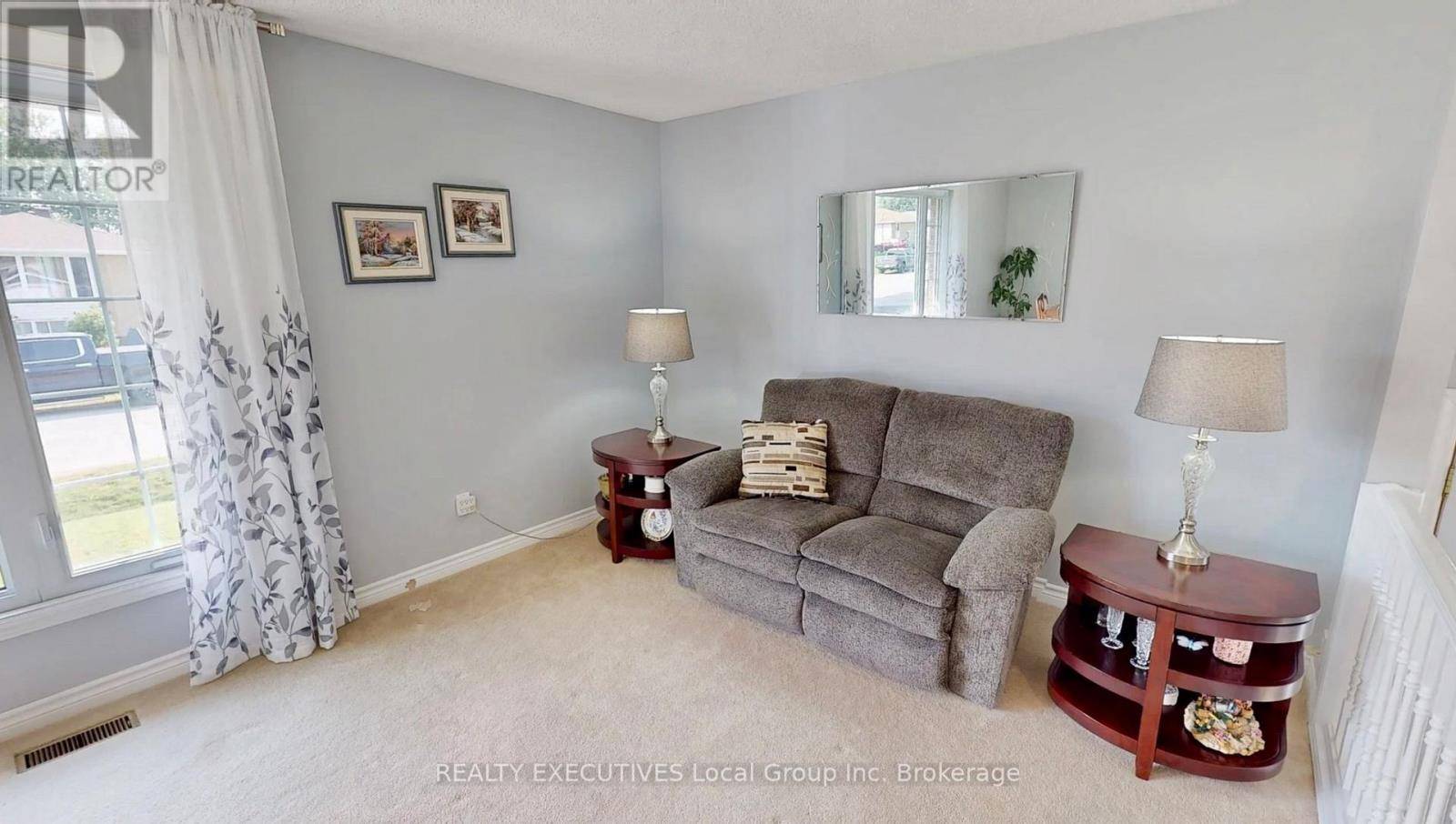 North Bay (ferris), ON P1A1G1,35 VAN HORNE CRESCENT