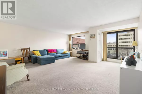 Kingston (central City East), ON K7L2Y6,165 Ontario ST #309