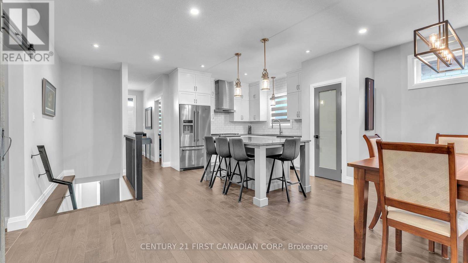 Strathroy-caradoc (mount Brydges), ON N0L1W0,697 BARKER STREET
