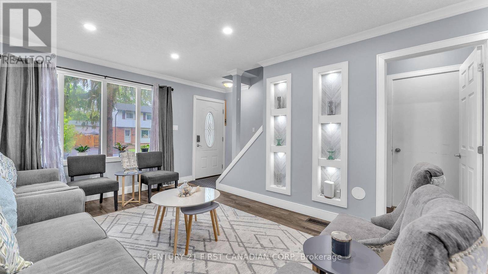 London South (south X), ON N6E2E1,158 AUGUSTA CRESCENT