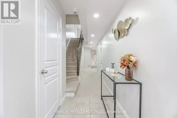 Hamilton (stoney Creek), ON L8J0G4,18 KENRIDGE TERRACE