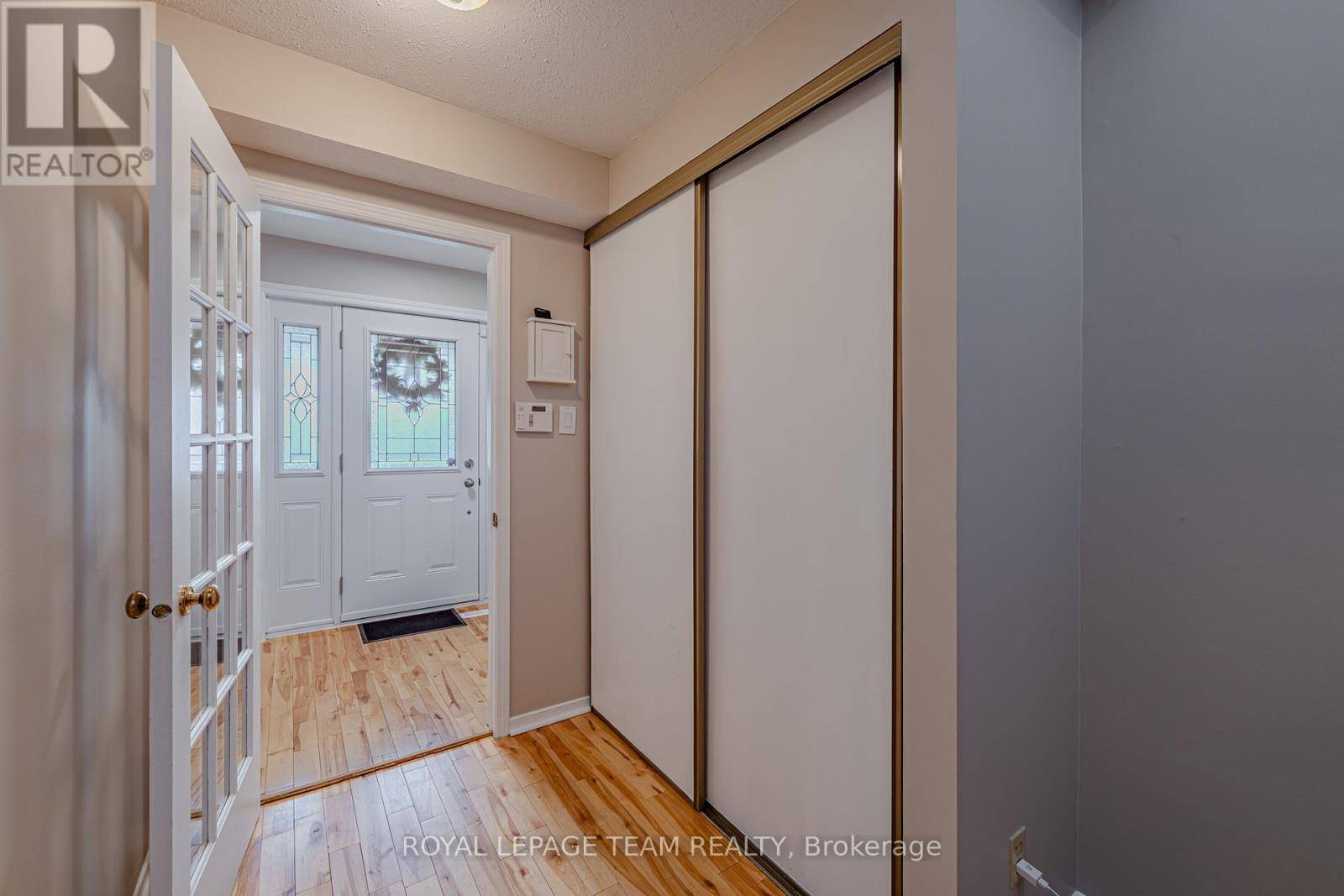 Ottawa, ON K1V0M5,28 HUNTVIEW PRIVATE