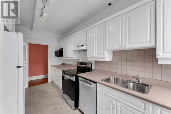Kingston (central City East), ON K7L3H2,67 Sydenham ST #302