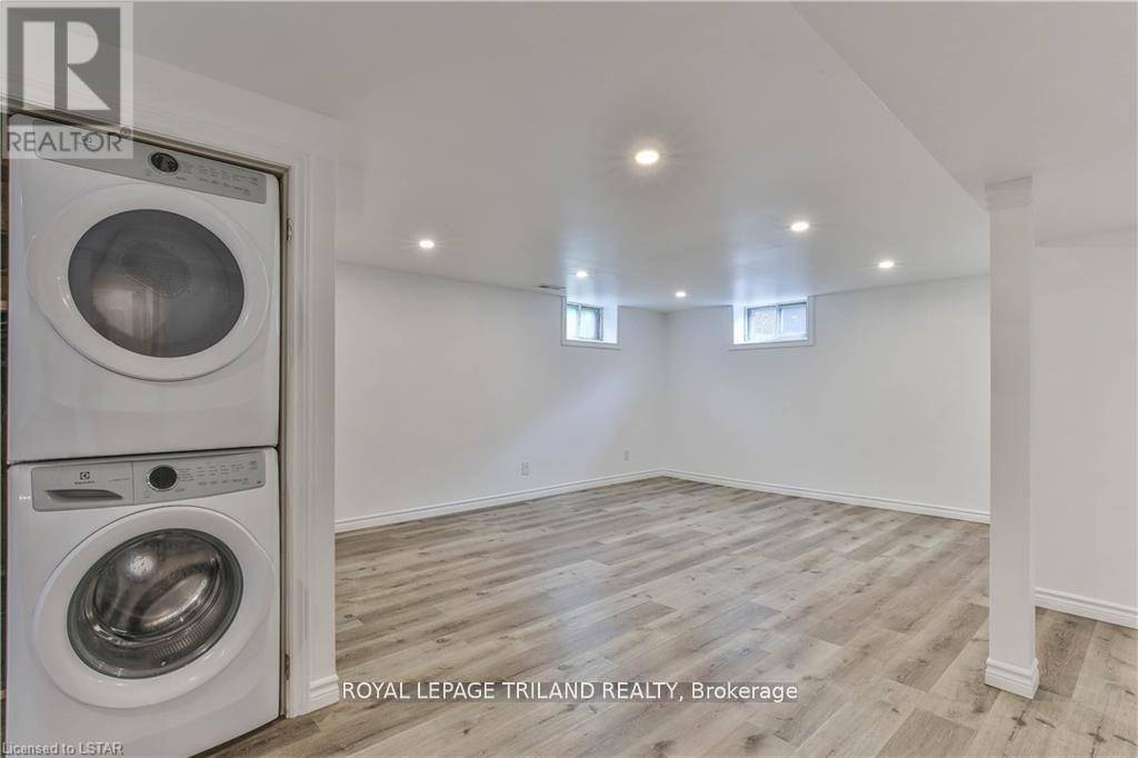 London South (south J), ON N5Z3H5,1032 EAGLE DRIVE