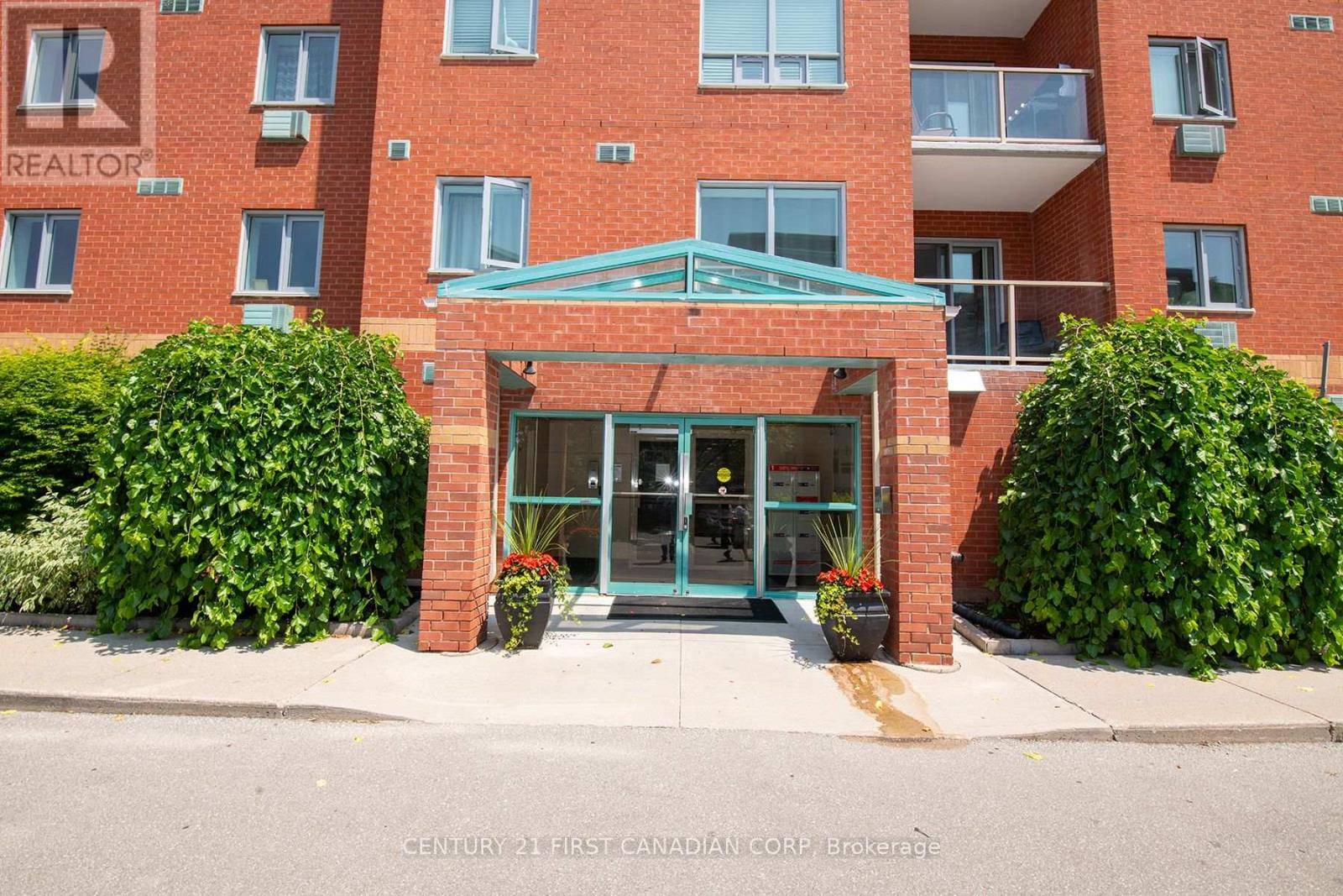 London South (south E), ON N6J1V5,77 Baseline RD #405