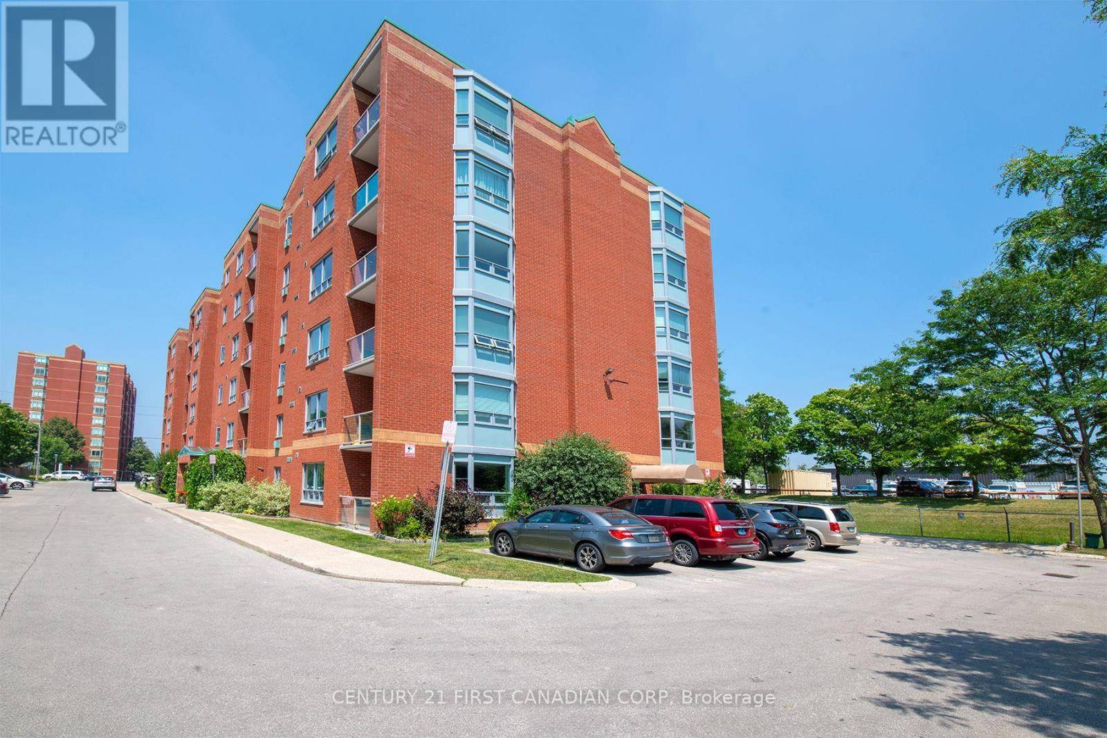 London South (south E), ON N6J1V5,77 Baseline RD #405