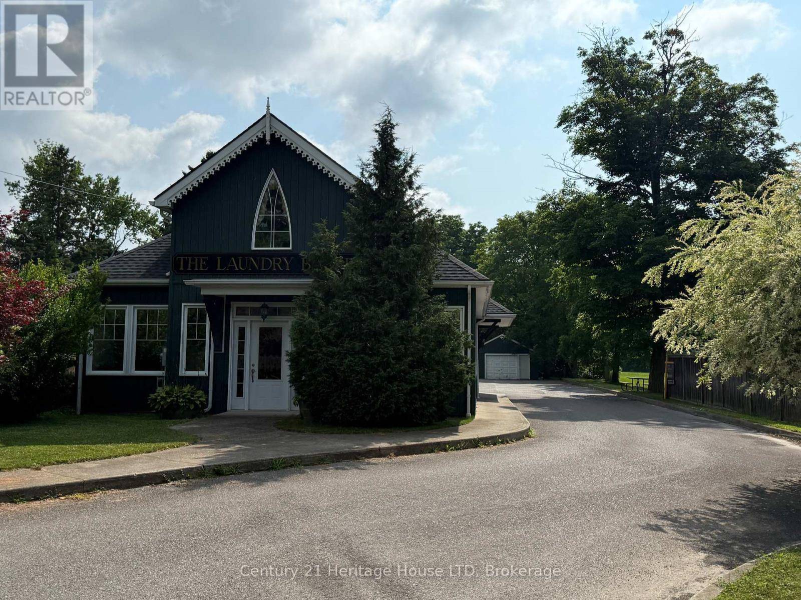Fort Erie (ridgeway), ON L0S1N0,468 RIDGE ROAD N