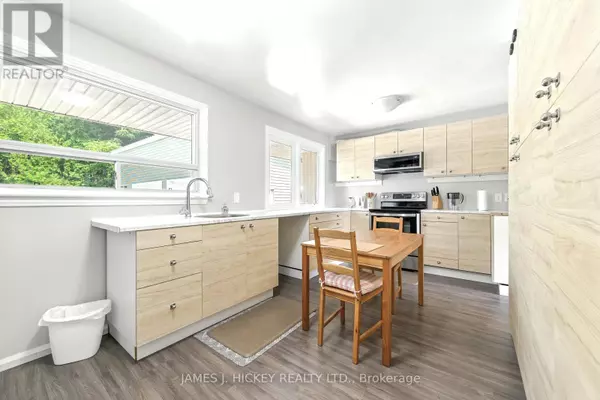 Deep River, ON K0J1P0,60 LAURIER AVENUE