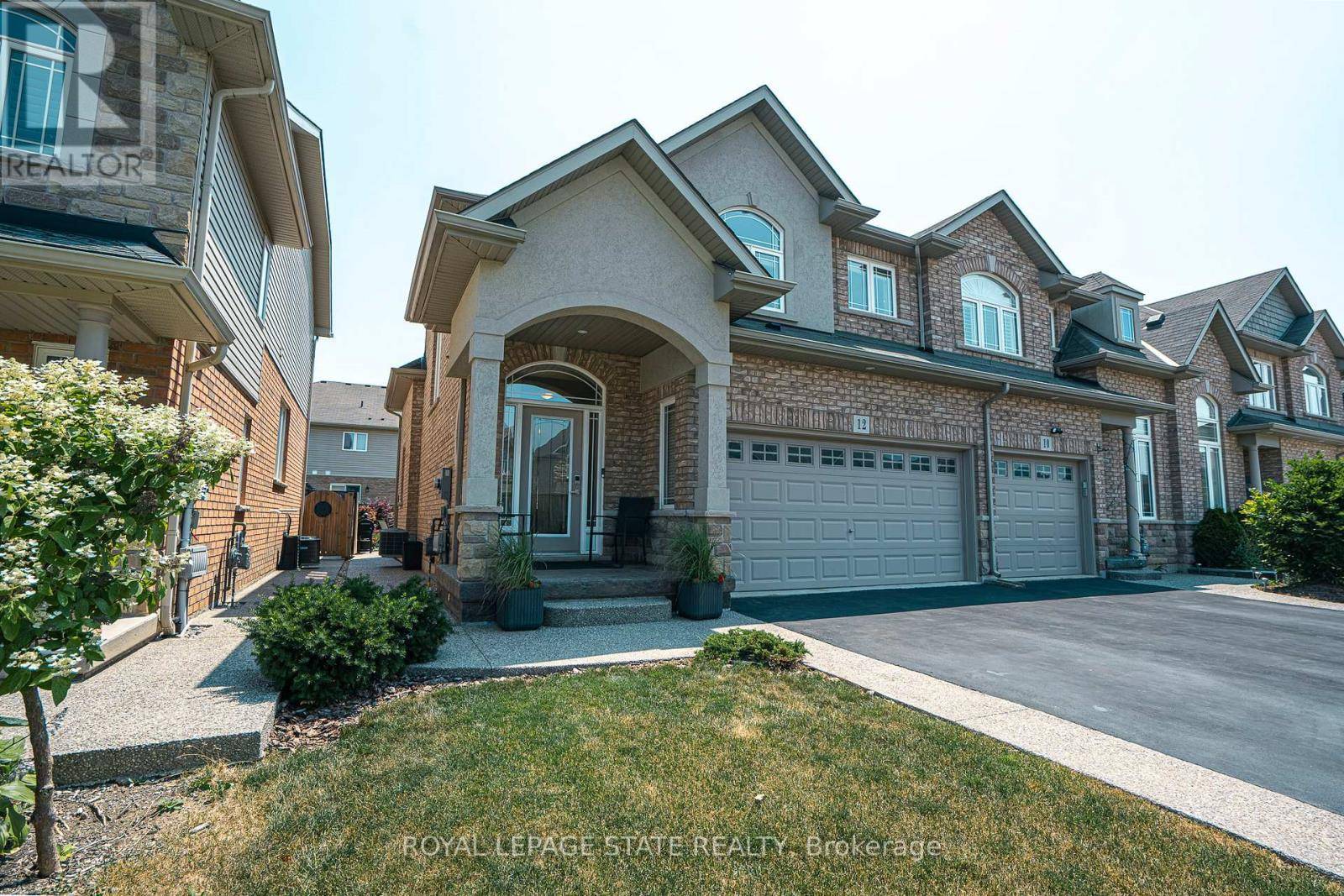 Hamilton (stoney Creek), ON L0R1P0,12 CHARLESWOOD CRESCENT