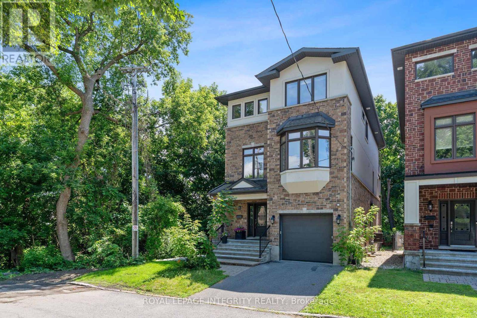 612 BESSERER STREET, Ottawa, ON K1N6C9