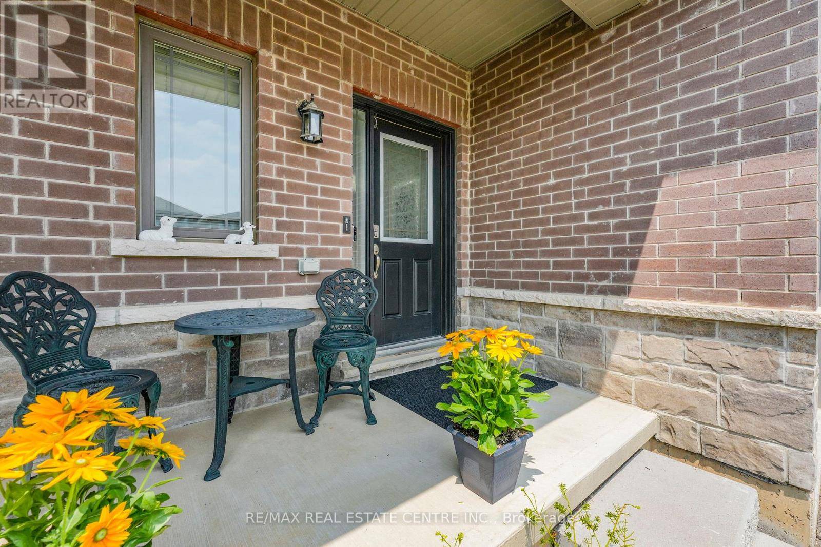 Brantford, ON L6M3V7,30 LADD AVENUE